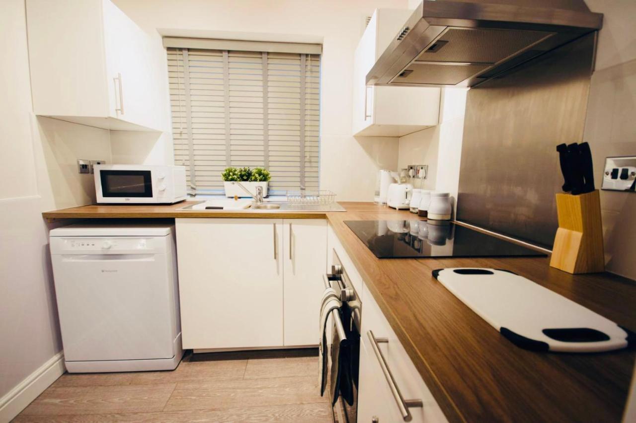 Stunning 3-bed Ground Floor In Apartment