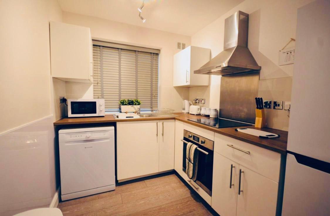 Apartment Stunning 3-bed Ground Floor In *